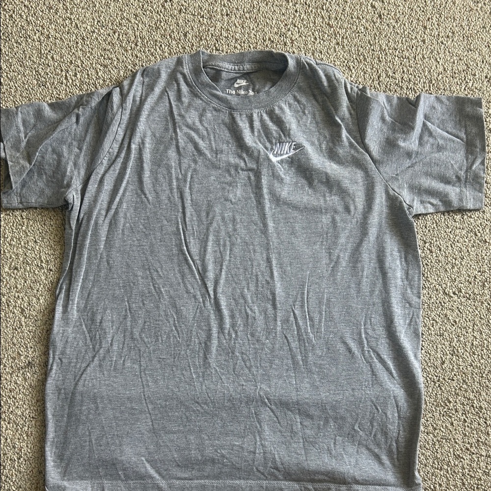 Nike Gray Short Sleeve Crewneck T-Shirt with Small Chest Logo